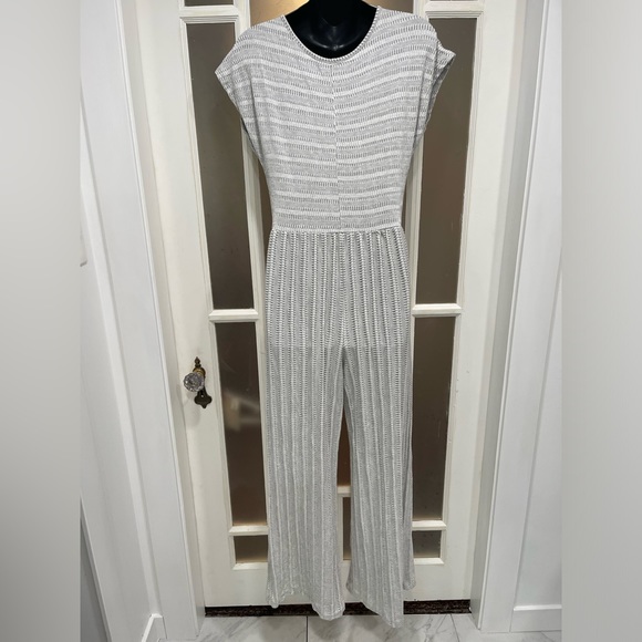 Adorable soft jumpsuit Sz S/M - Picture 2 of 2